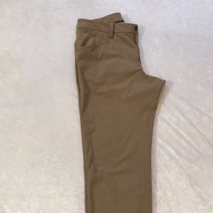 Guys Lululemon pants.